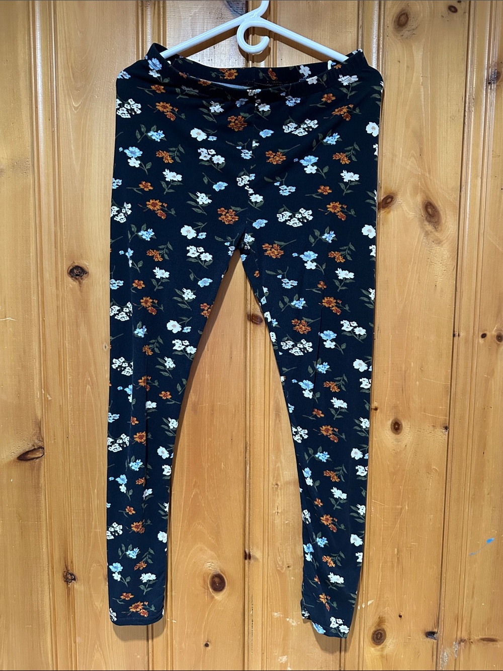 Girls' Black Floral Stretch Leggings - Comfortable Everyday Fit